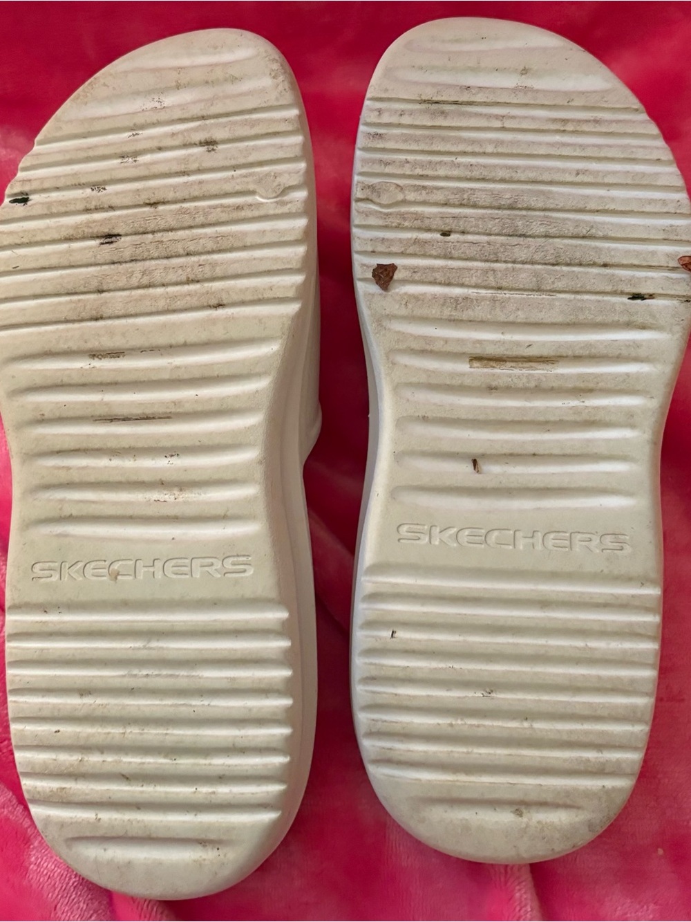 Skechers White Slide Sandals with Rainbow Heart Design - Picture 5 of 5